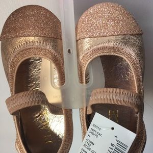 Toddler dress shoes.